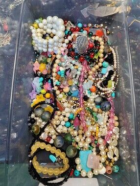 1lb Mixed Bead Various Sizes For Crafting May Or May Not Have Matches  J082926-1